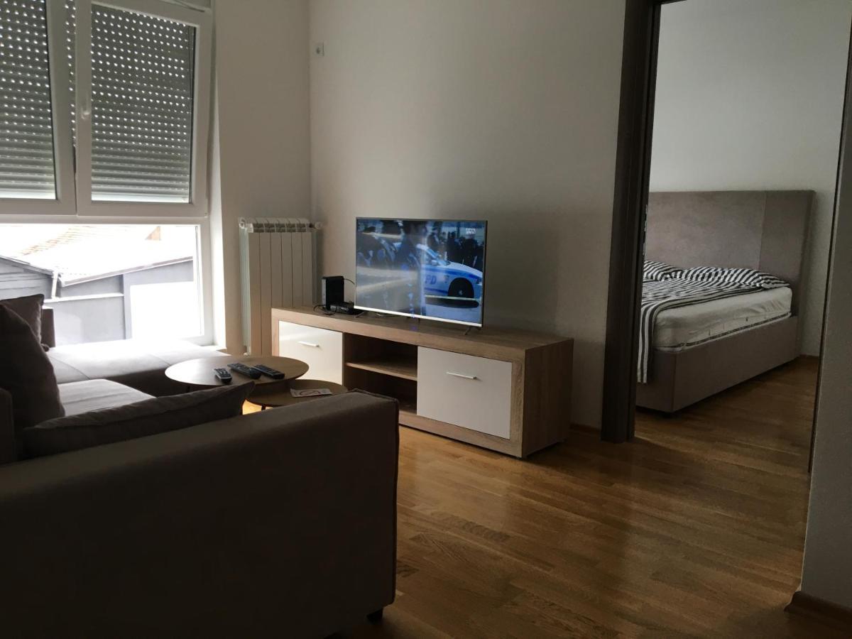 Cool Apartments With Free Parking Cacak Exterior photo