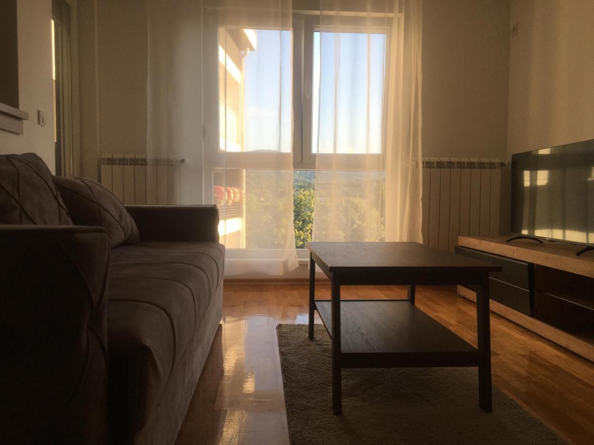 Cool Apartments With Free Parking Cacak Exterior photo