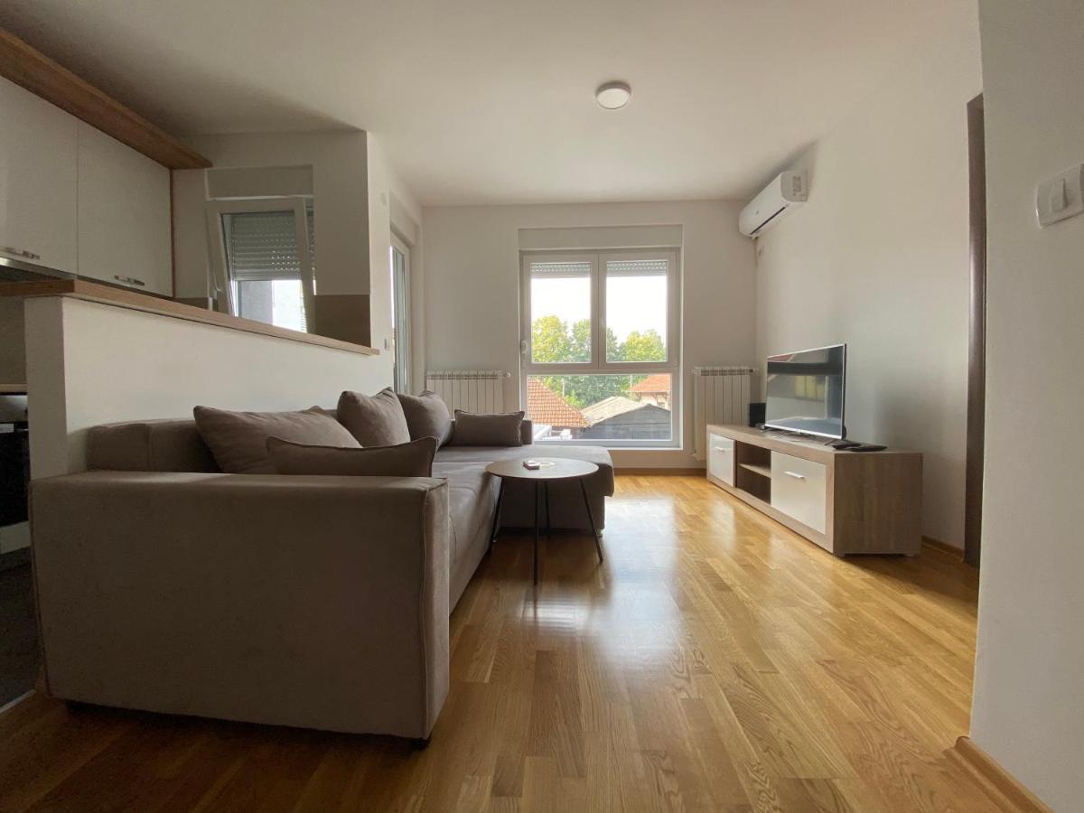 Cool Apartments With Free Parking Cacak Exterior photo