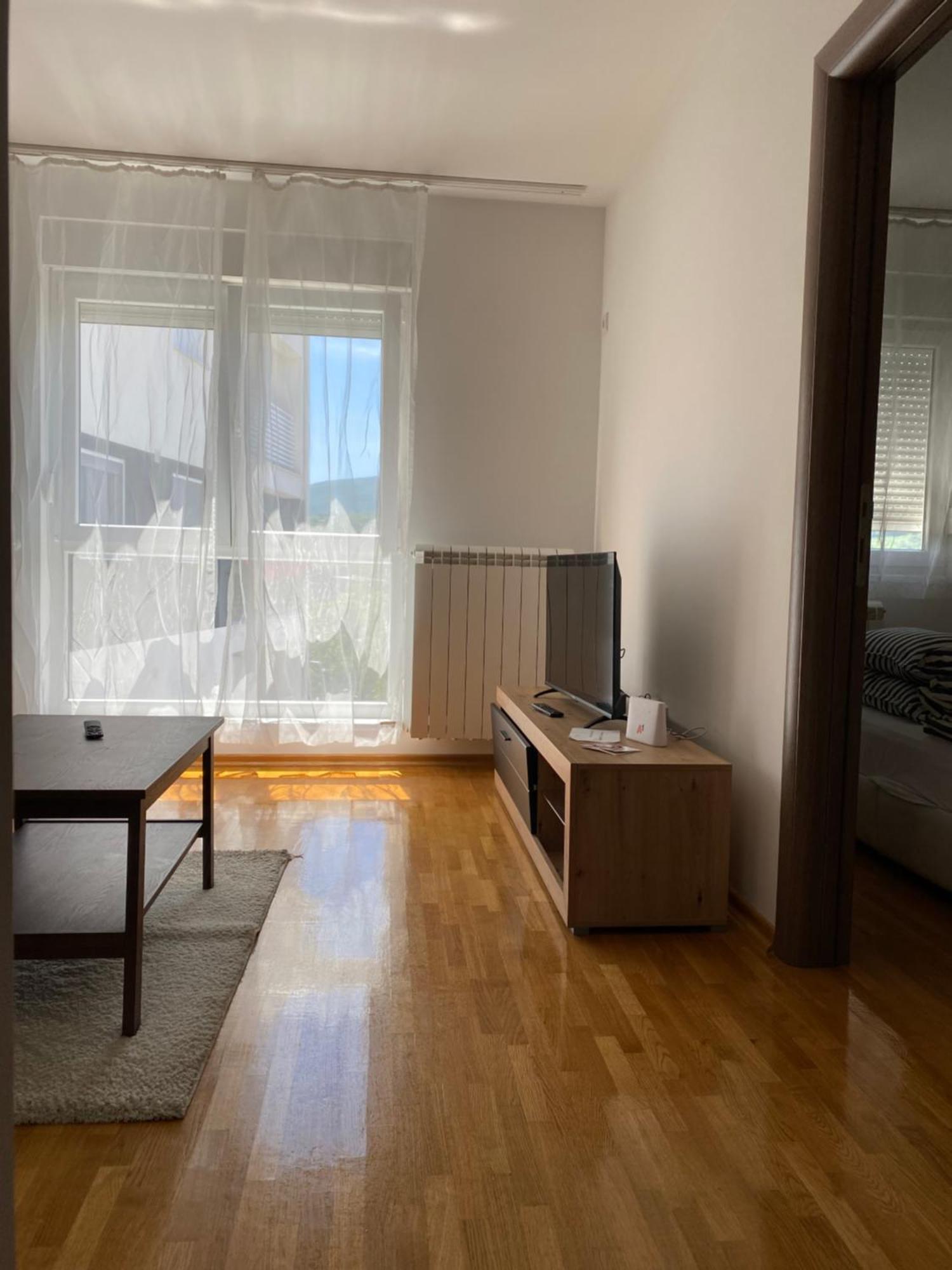 Cool Apartments With Free Parking Cacak Exterior photo